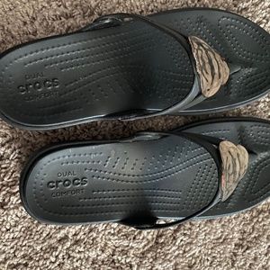 Crocs flip flops with heal. Size 8